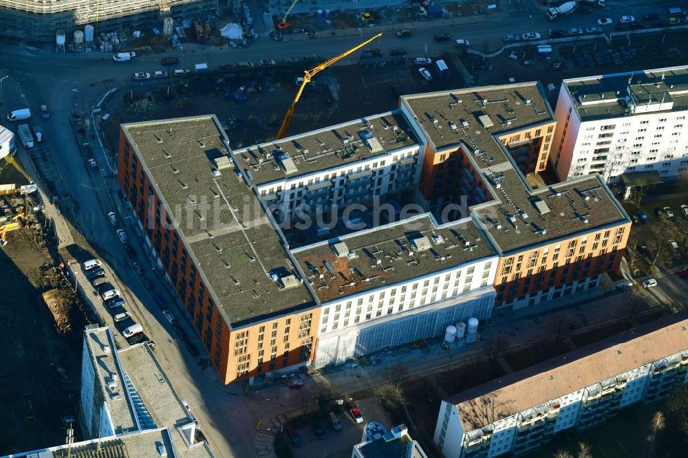 Dresden von oben - Baustelle zum Neubau einer Mehrfamilienhaus-Wohnanlage Residenz am Postplatz in Dresden im Bundesland Sachsen, Deutschland