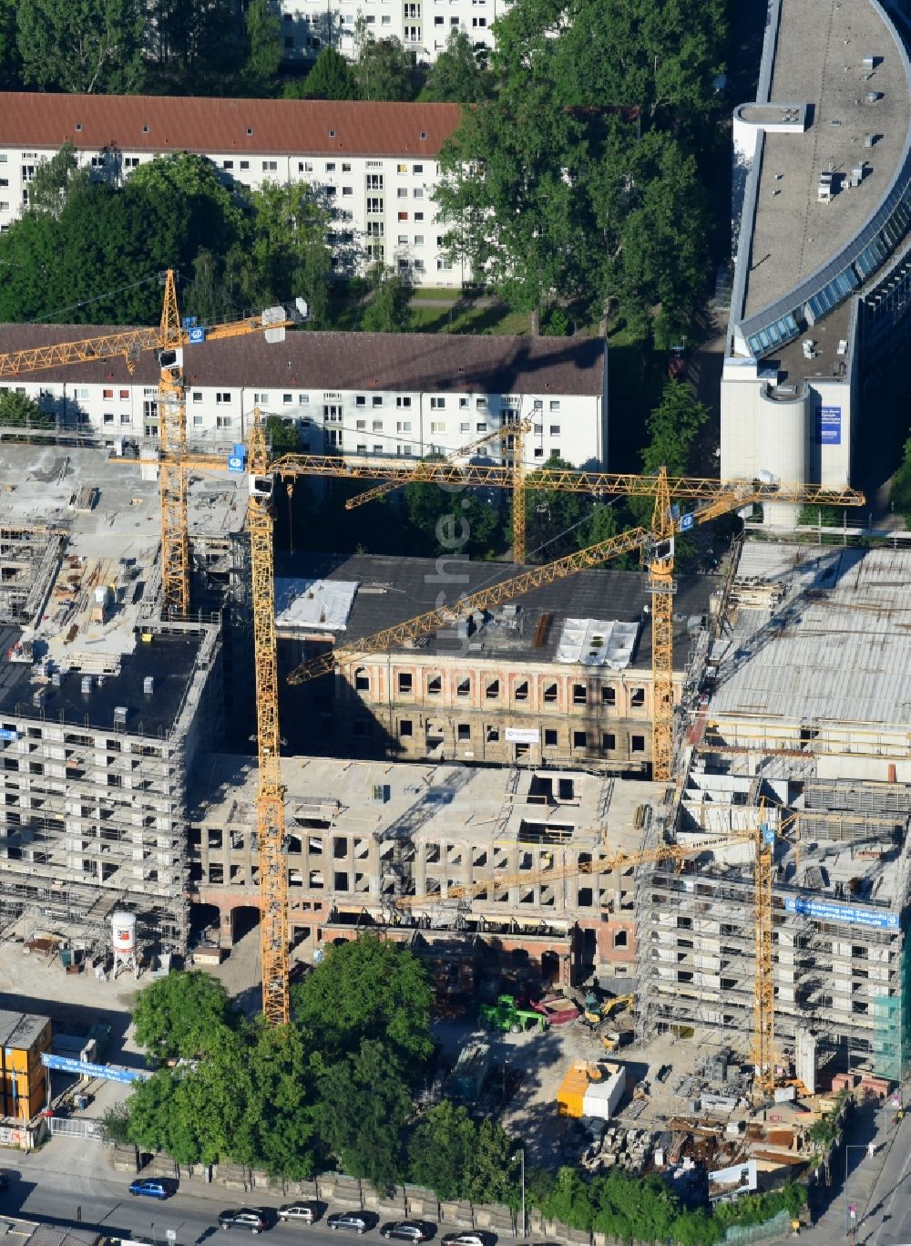 Dresden von oben - Baustelle zum Neubau einer Mehrfamilienhaus-Wohnanlage Residenz am Postplatz der CG Gruppe AG an der Annenstraße im Ortsteil Altstadt in Dresden im Bundesland Sachsen, Deutschland