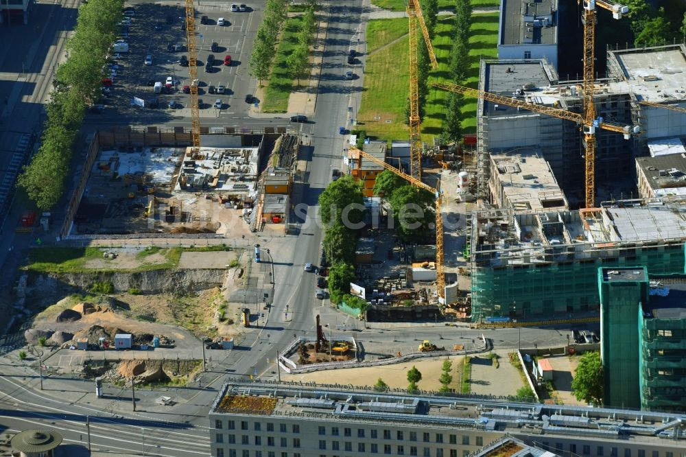 Dresden aus der Vogelperspektive: Baustelle zum Neubau einer Mehrfamilienhaus-Wohnanlage Residenz am Postplatz der CG Gruppe AG an der Annenstraße im Ortsteil Altstadt in Dresden im Bundesland Sachsen, Deutschland