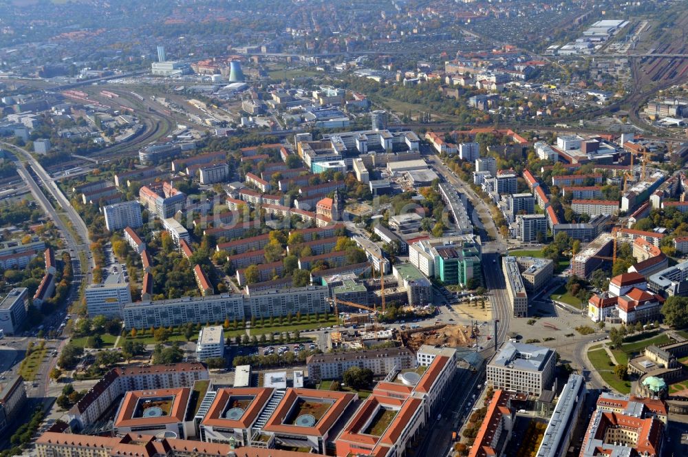 Dresden von oben - Baustelle zum Neubau einer Mehrfamilienhaus-Wohnanlage Residenz am Postplatz der CG Gruppe AG an der Annenstraße im Ortsteil Altstadt in Dresden im Bundesland Sachsen, Deutschland