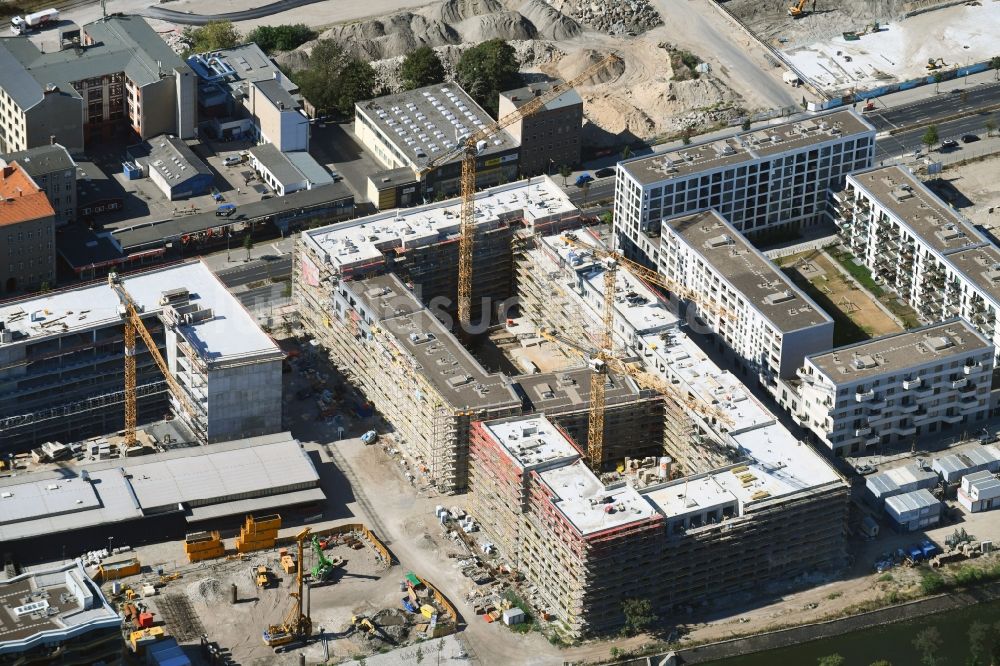 Luftbild Berlin - Baustelle zum Neubau einer Mehrfamilienhaus-Wohnanlage der Richard Ditting GmbH & Co. KG in Berlin, Deutschland