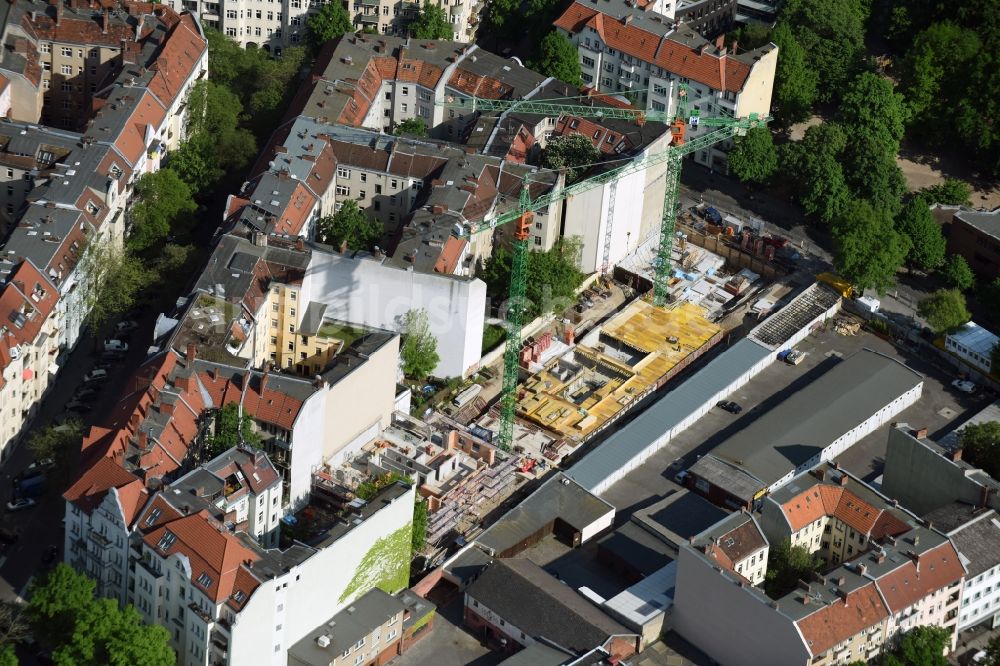 Luftbild Berlin - Baustelle zum Neubau einer Mehrfamilienhaus-Wohnanlage Richardplatz - Böhmische Straße in Neukölln in Berlin