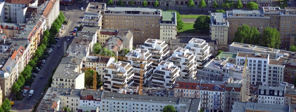 Luftbild Berlin, Friedrichshain - Baustelle zum Neubau einer Mehrfamilienhaus- Wohnanlage an der Rigaer Straße - Liebigstraße im Stadtteil Friedrichshain in Berlin