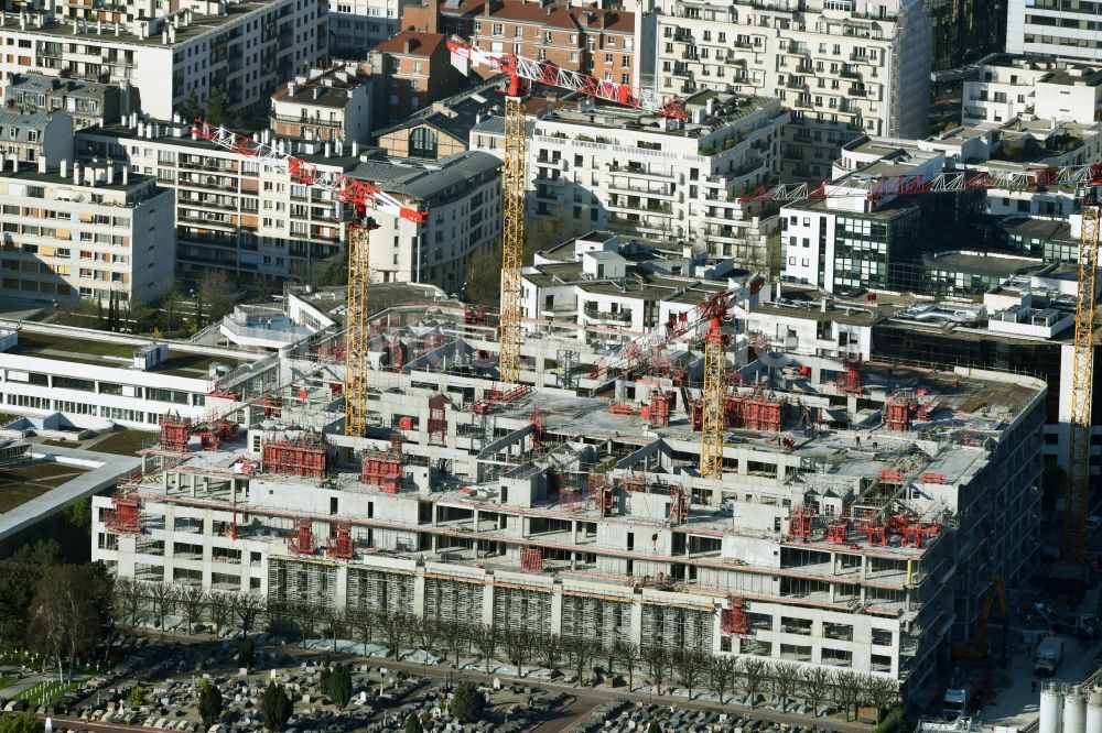 Levallois-Perret aus der Vogelperspektive: Baustelle zum Neubau einer Mehrfamilienhaus-Wohnanlage Rue Jules Guesde in Levallois-Perret in Ile-de-France, Frankreich