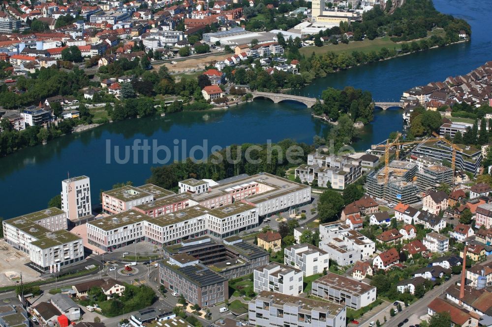 Rheinfelden aus der Vogelperspektive: Baustelle zum Neubau einer Mehrfamilienhaus-Wohnanlage Salmenpark in Rheinfelden in der Schweiz