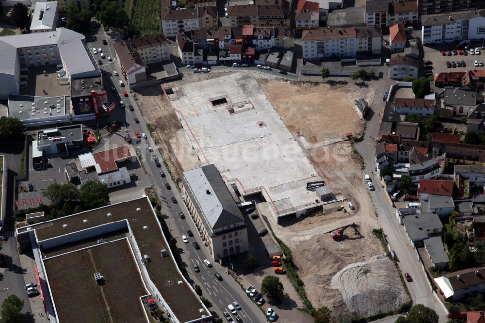 Worms von oben - Baustelle zum Neubau einer Mehrfamilienhaus-Wohnanlage Schönauer Straße in Worms im Bundesland Rheinland-Pfalz, Deutschland