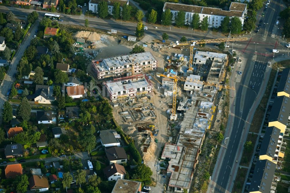 Luftbild Berlin - Baustelle zum Neubau einer Mehrfamilienhaus-Wohnanlage Schönefelder Chaussee Ecke Wegedornstraße im Ortsteil Altglienicke in Berlin, Deutschland