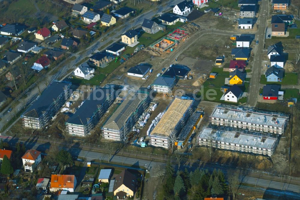 Luftbild Bernau - Baustelle zum Neubau einer Mehrfamilienhaus-Wohnanlage Schönower Chaussee Ecke Konrad-Zuse-Straße in Bernau im Bundesland Brandenburg, Deutschland