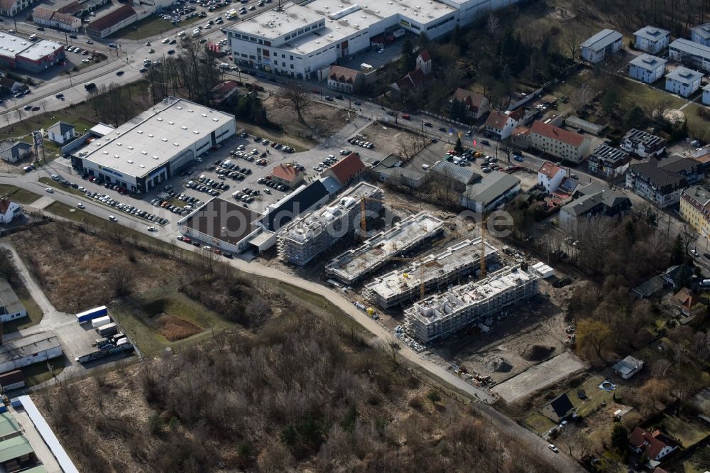 Luftbild Berlin - Baustelle zum Neubau einer Mehrfamilienhaus-Wohnanlage An der Schule im Stadtteil Mahlsdorf in Berlin