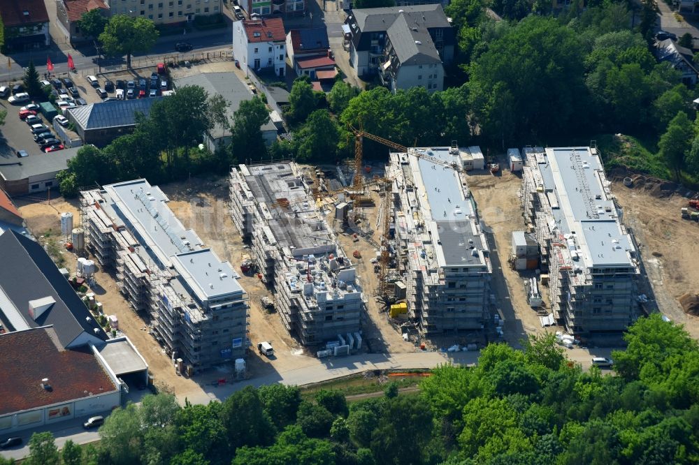 Luftbild Berlin - Baustelle zum Neubau einer Mehrfamilienhaus-Wohnanlage An der Schule im Stadtteil Mahlsdorf in Berlin