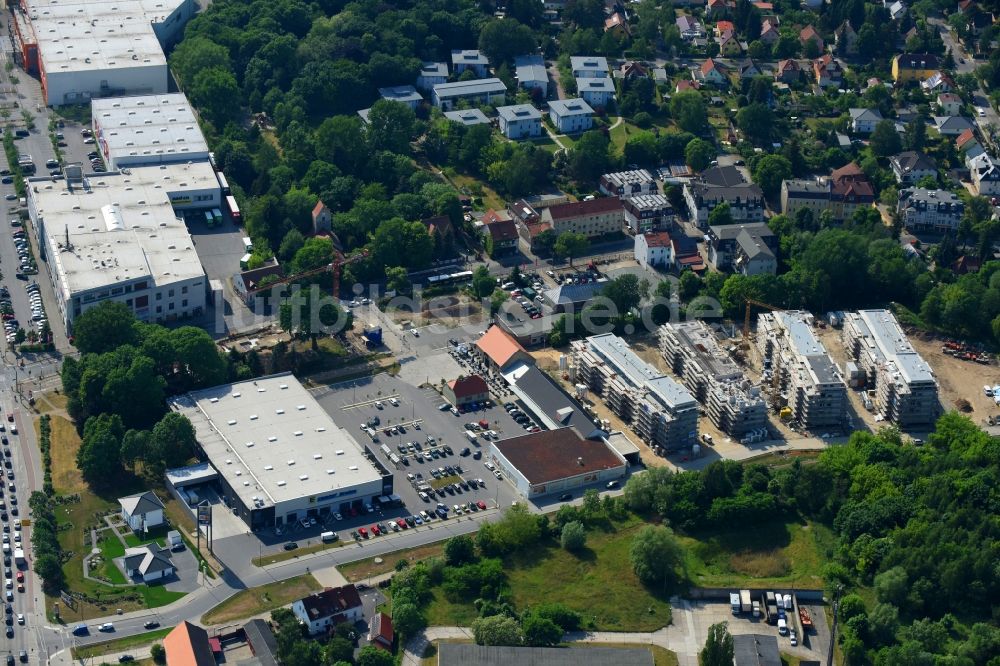 Luftaufnahme Berlin - Baustelle zum Neubau einer Mehrfamilienhaus-Wohnanlage An der Schule im Stadtteil Mahlsdorf in Berlin