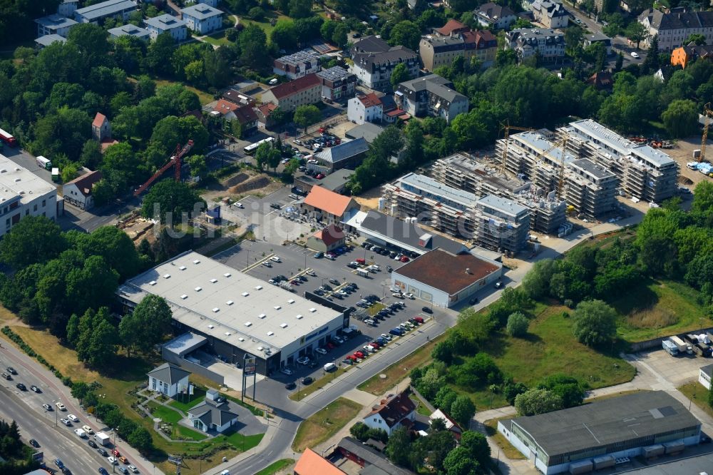 Berlin von oben - Baustelle zum Neubau einer Mehrfamilienhaus-Wohnanlage An der Schule im Stadtteil Mahlsdorf in Berlin