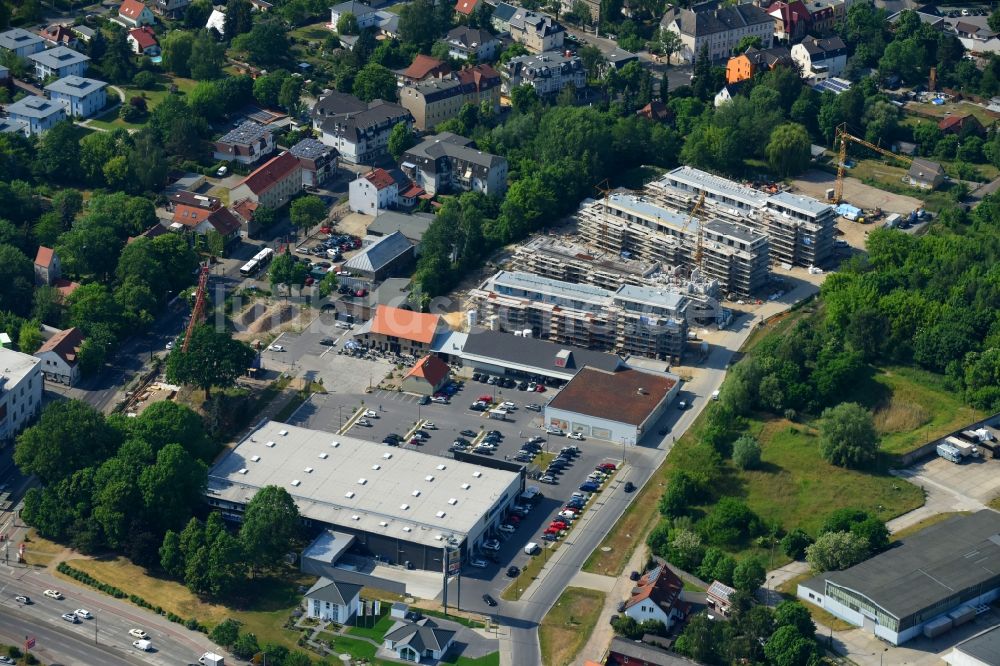 Berlin aus der Vogelperspektive: Baustelle zum Neubau einer Mehrfamilienhaus-Wohnanlage An der Schule im Stadtteil Mahlsdorf in Berlin