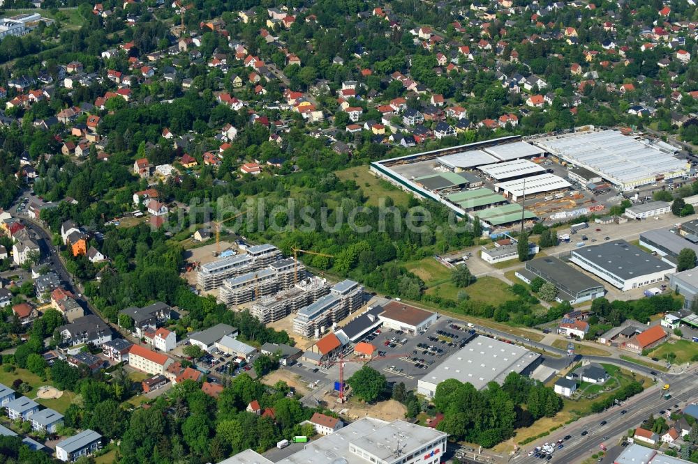 Luftbild Berlin - Baustelle zum Neubau einer Mehrfamilienhaus-Wohnanlage An der Schule im Stadtteil Mahlsdorf in Berlin