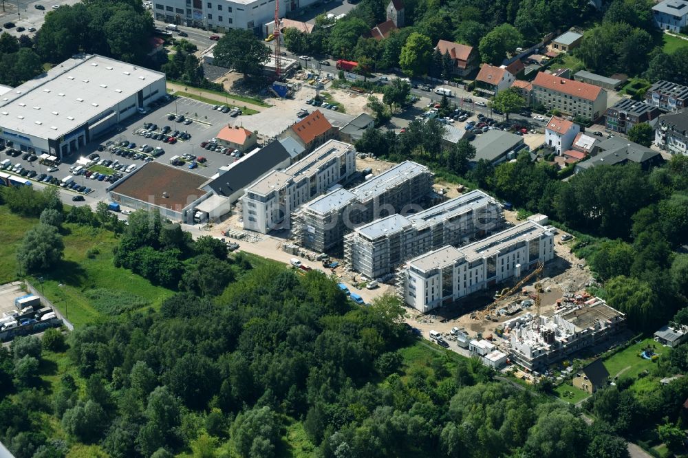 Luftaufnahme Berlin - Baustelle zum Neubau einer Mehrfamilienhaus-Wohnanlage An der Schule im Stadtteil Mahlsdorf in Berlin