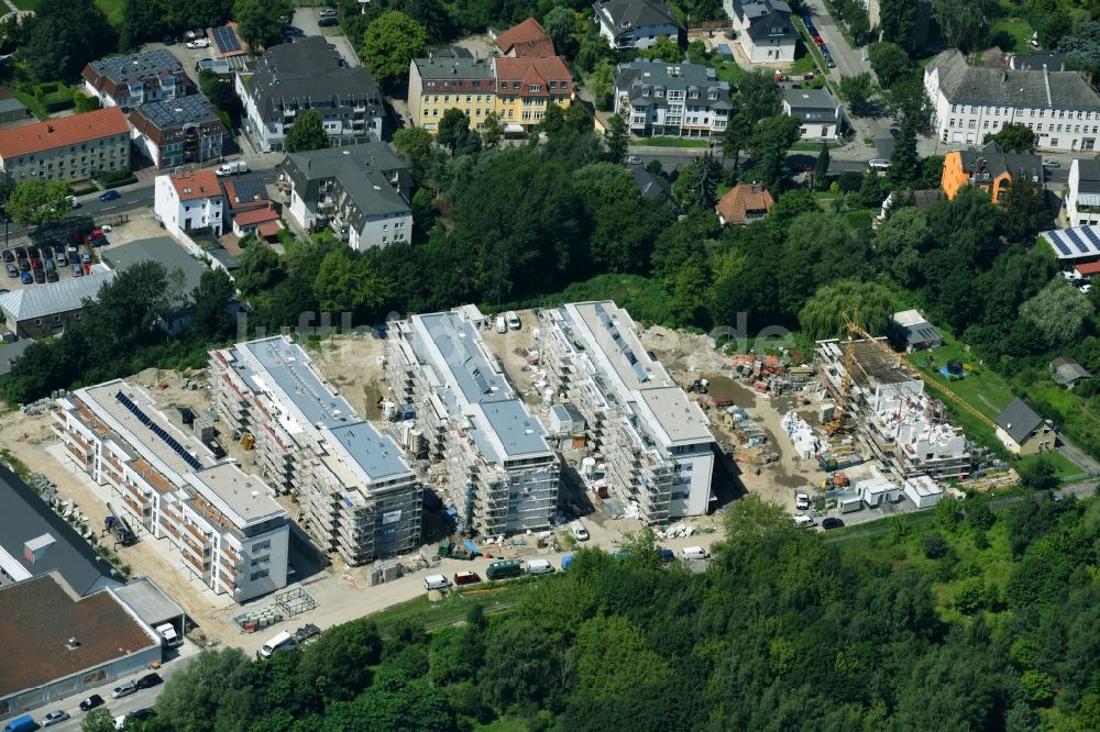 Berlin von oben - Baustelle zum Neubau einer Mehrfamilienhaus-Wohnanlage An der Schule im Stadtteil Mahlsdorf in Berlin