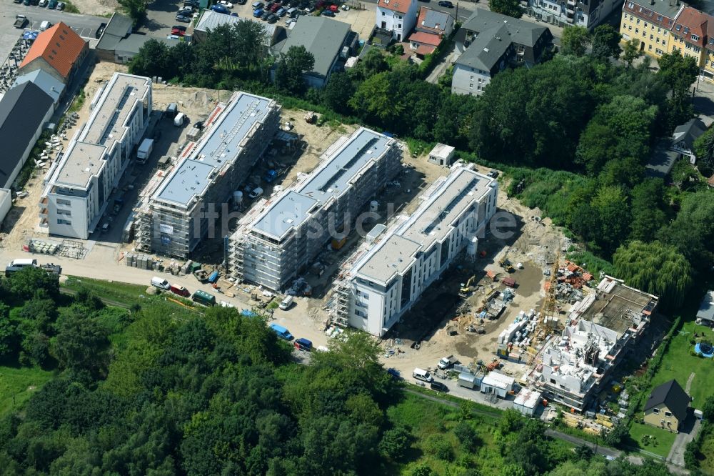 Luftbild Berlin - Baustelle zum Neubau einer Mehrfamilienhaus-Wohnanlage An der Schule im Stadtteil Mahlsdorf in Berlin