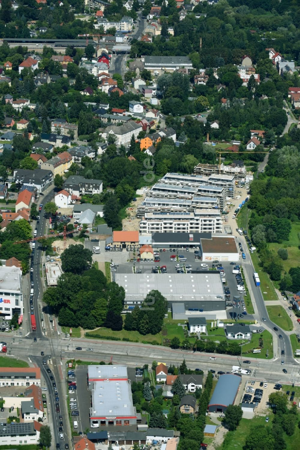 Berlin aus der Vogelperspektive: Baustelle zum Neubau einer Mehrfamilienhaus-Wohnanlage An der Schule im Stadtteil Mahlsdorf in Berlin