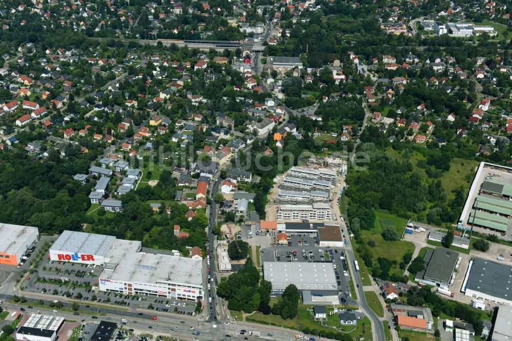 Luftaufnahme Berlin - Baustelle zum Neubau einer Mehrfamilienhaus-Wohnanlage An der Schule im Stadtteil Mahlsdorf in Berlin