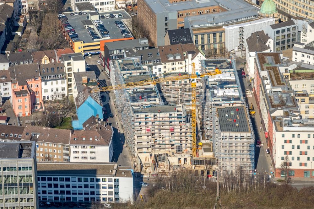 Essen von oben - Baustelle zum Neubau einer Mehrfamilienhaus-Wohnanlage Selmastraße - Henriettenstraße - Hachestraße in Essen im Bundesland Nordrhein-Westfalen