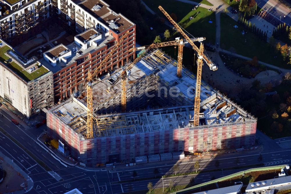 Hamburg aus der Vogelperspektive: Baustelle zum Neubau einer Mehrfamilienhaus-Wohnanlage Shanghaiallee Ecke Überseeallee in Hamburg, Deutschland