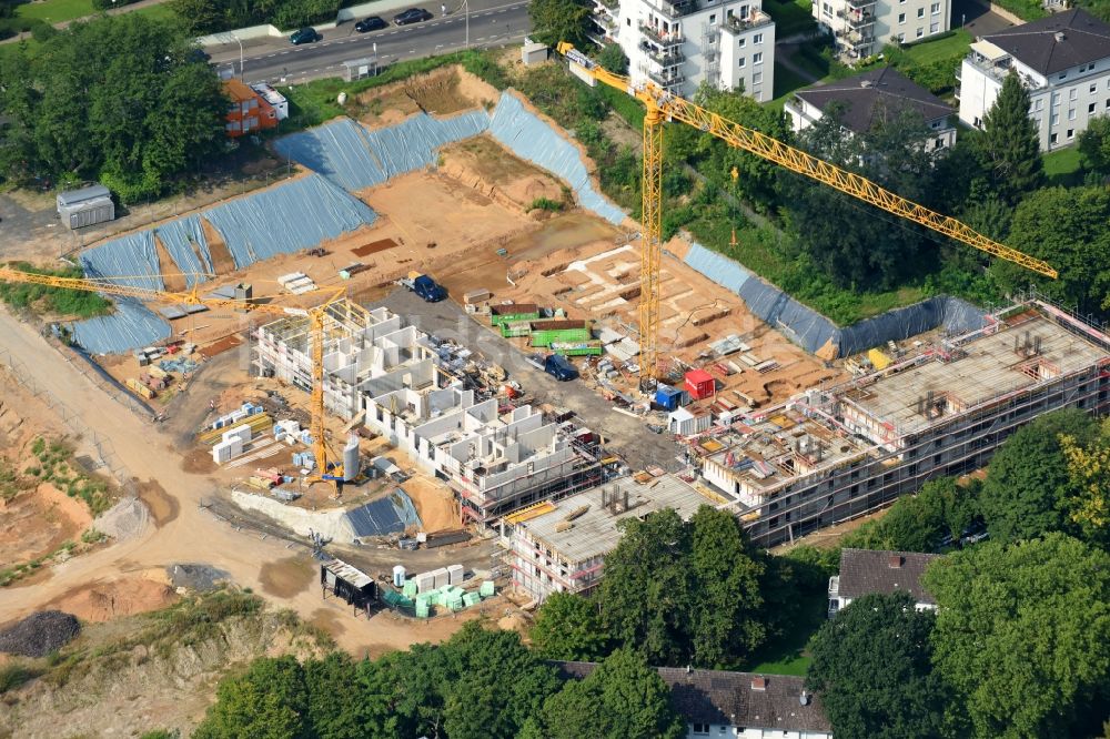 Bonn aus der Vogelperspektive: Baustelle zum Neubau einer Mehrfamilienhaus-Wohnanlage Siebengebirgsterrassen durch die Firma Soka-Bau an der Deutschherrenstraße in Bonn im Bundesland Nordrhein-Westfalen, Deutschland