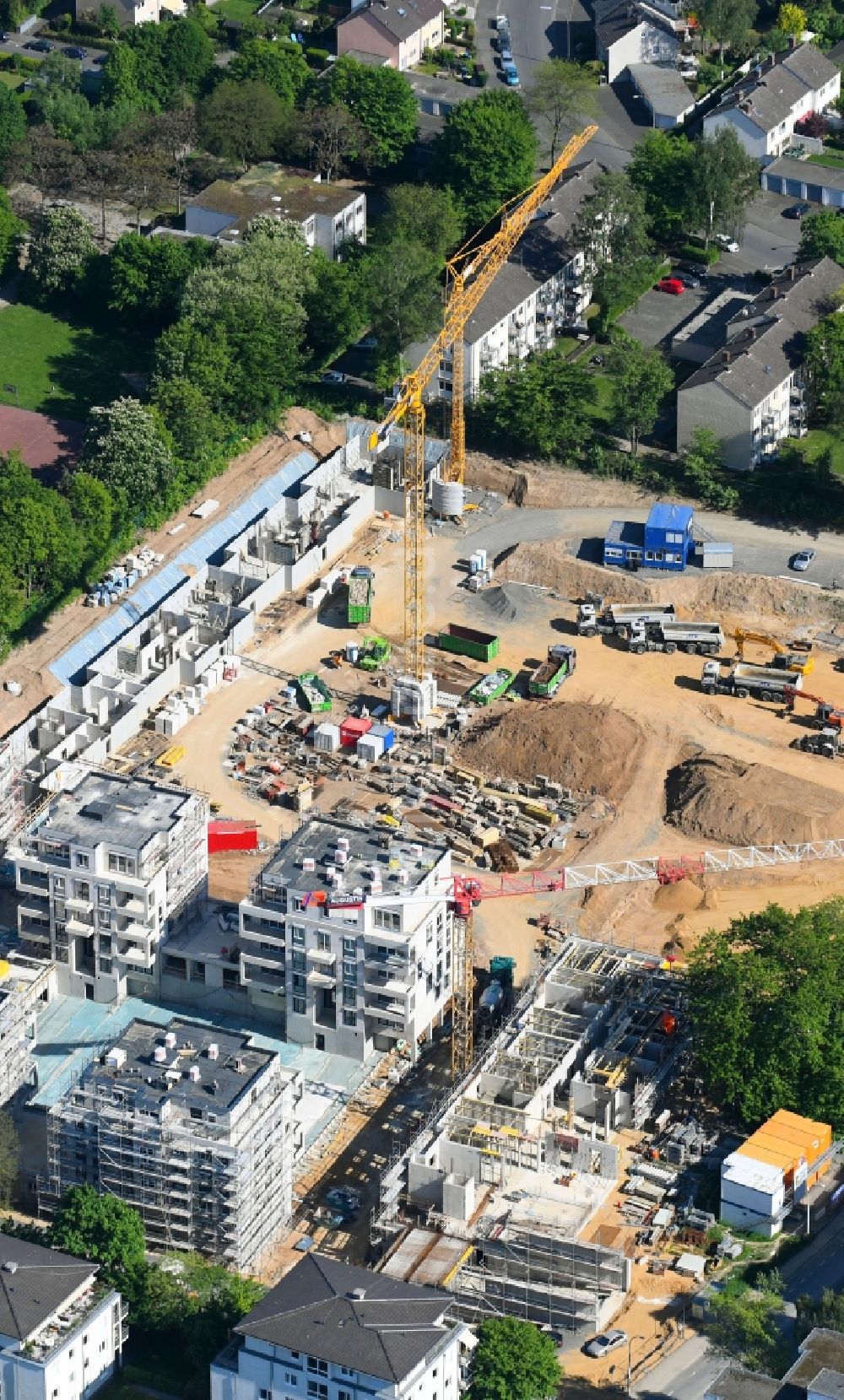 Bonn von oben - Baustelle zum Neubau einer Mehrfamilienhaus-Wohnanlage Siebengebirgsterrassen durch die Firma Soka-Bau an der Deutschherrenstraße in Bonn im Bundesland Nordrhein-Westfalen, Deutschland