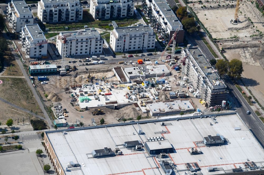 Luftaufnahme Berlin - Baustelle zum Neubau einer Mehrfamilienhaus-Wohnanlage im Stadtteil Biesdorf in Berlin, Deutschland