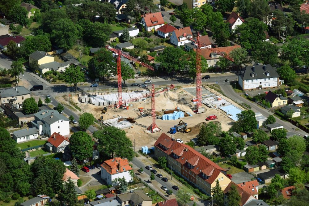 Luftaufnahme Oranienburg - Baustelle zum Neubau einer Mehrfamilienhaus-Wohnanlage Straße der Einheit Ecke Waldstraße in Oranienburg im Bundesland Brandenburg, Deutschland