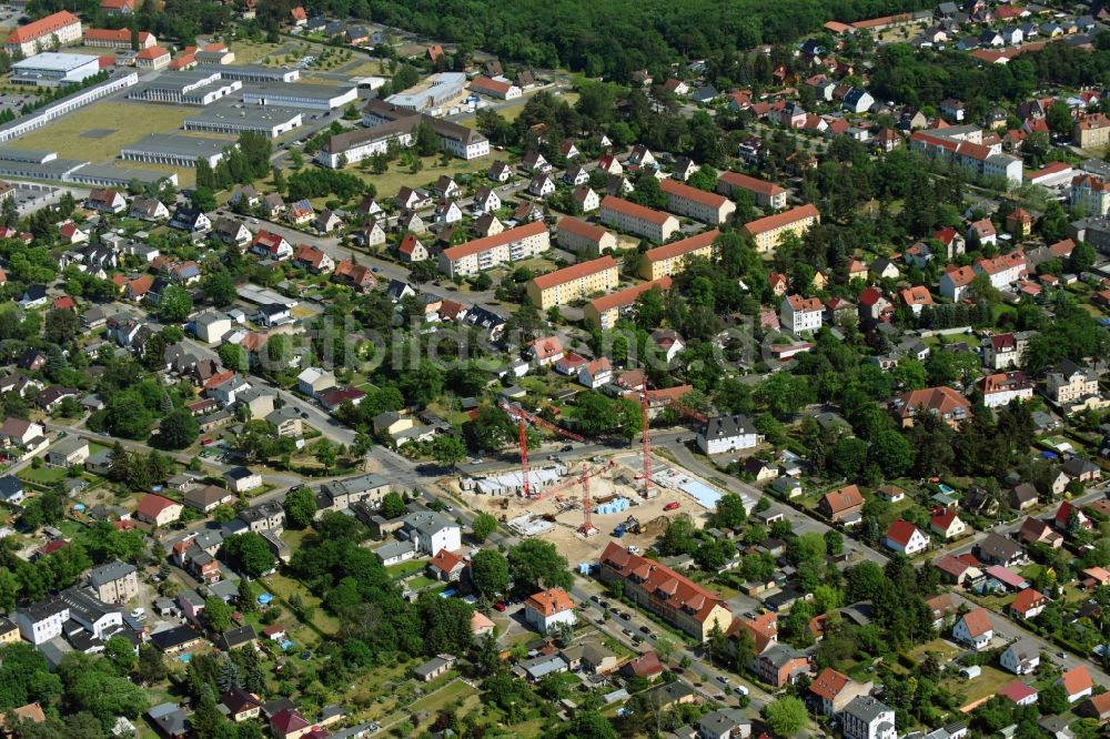 Oranienburg aus der Vogelperspektive: Baustelle zum Neubau einer Mehrfamilienhaus-Wohnanlage Straße der Einheit Ecke Waldstraße in Oranienburg im Bundesland Brandenburg, Deutschland