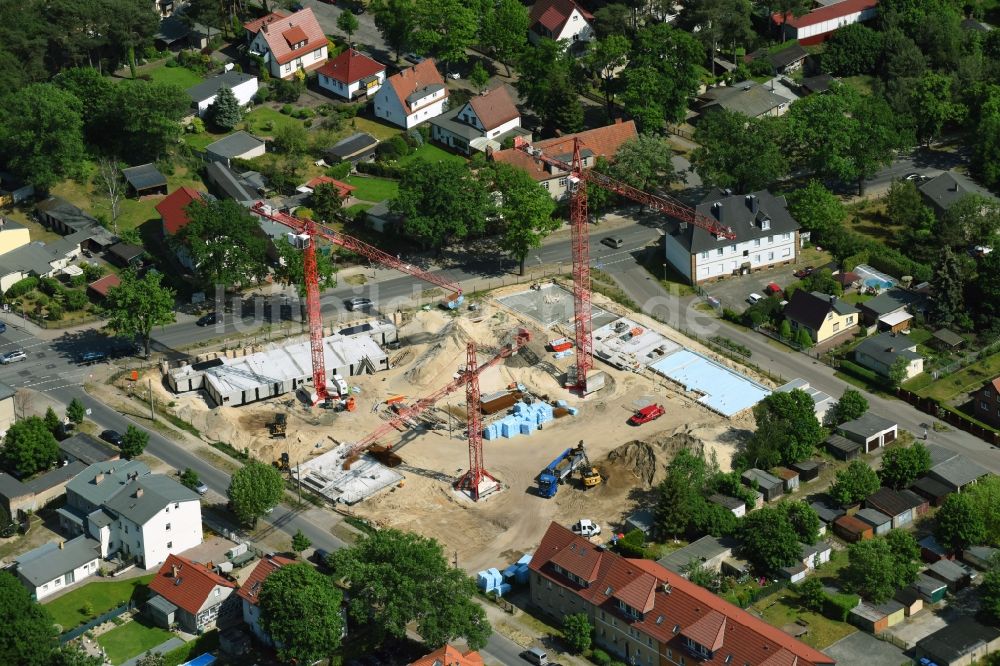 Luftaufnahme Oranienburg - Baustelle zum Neubau einer Mehrfamilienhaus-Wohnanlage Straße der Einheit Ecke Waldstraße in Oranienburg im Bundesland Brandenburg, Deutschland