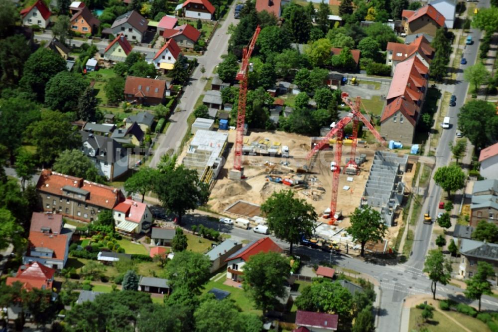 Luftaufnahme Oranienburg - Baustelle zum Neubau einer Mehrfamilienhaus-Wohnanlage Straße der Einheit Ecke Waldstraße in Oranienburg im Bundesland Brandenburg, Deutschland