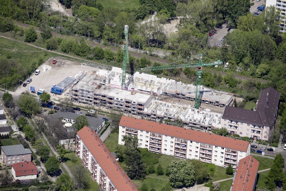 Berlin von oben - Baustelle zum Neubau einer Mehrfamilienhaus-Wohnanlage an der Tannhäuserstraße im Wagner-Carré im Bezirk Lichtenberg in Berlin