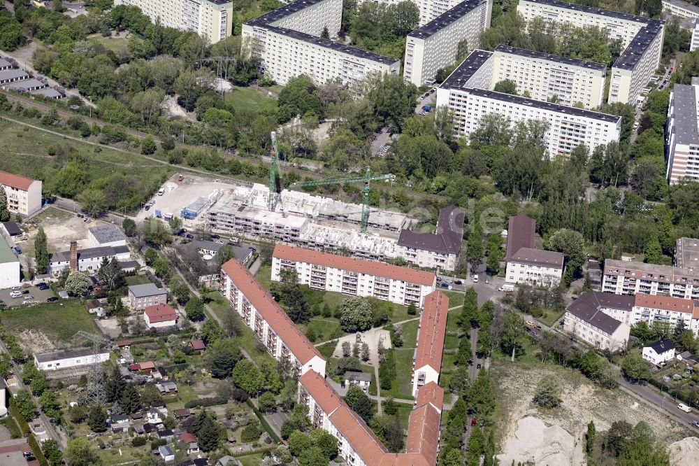 Berlin aus der Vogelperspektive: Baustelle zum Neubau einer Mehrfamilienhaus-Wohnanlage an der Tannhäuserstraße im Wagner-Carré im Bezirk Lichtenberg in Berlin