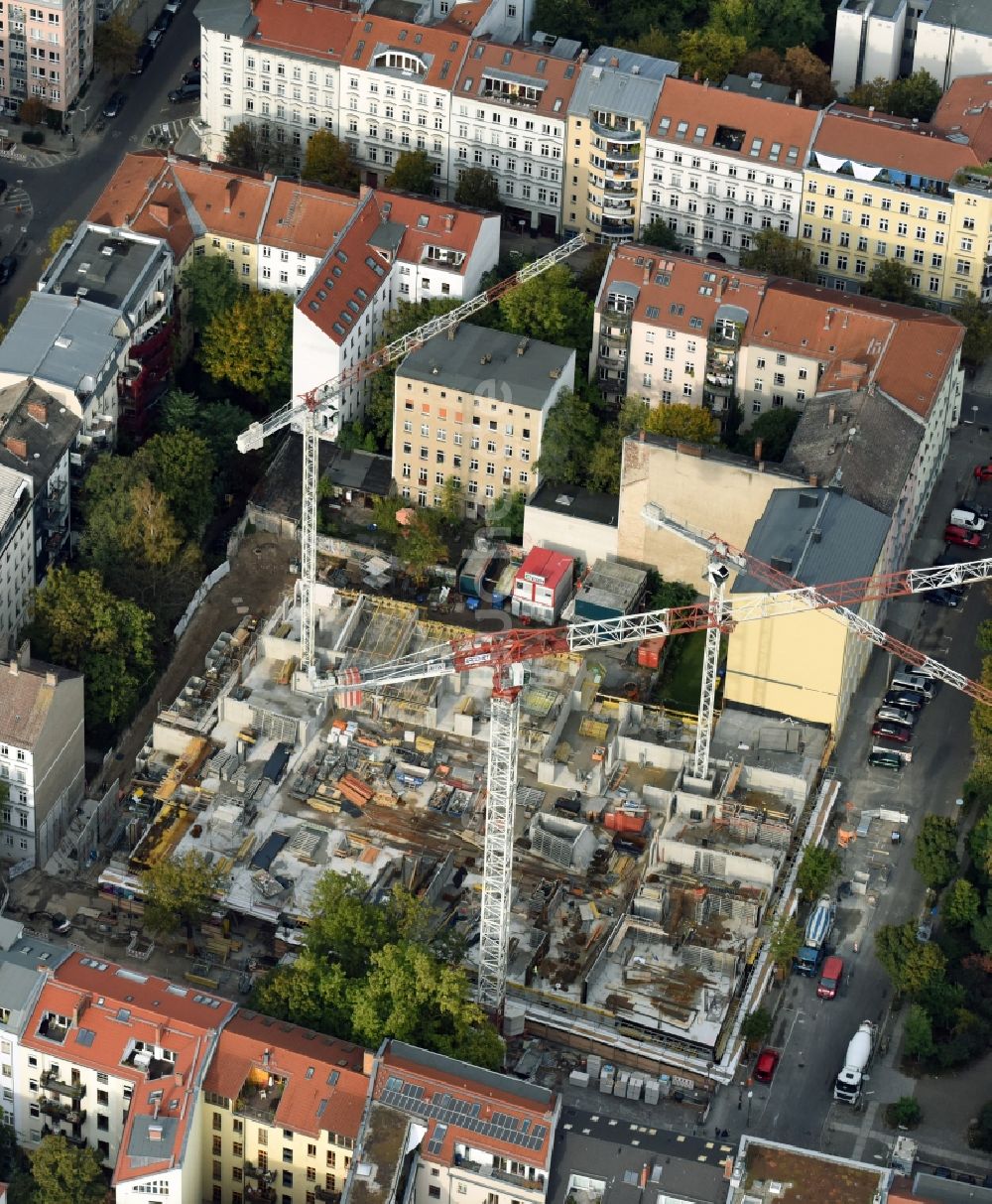 Luftbild Berlin - Baustelle zum Neubau einer Mehrfamilienhaus-Wohnanlage Templiner Park der Berliner Wohnbau Consult BEWOCON an der Templiner Straße Ecke Fehrbelliner Straße in Berlin