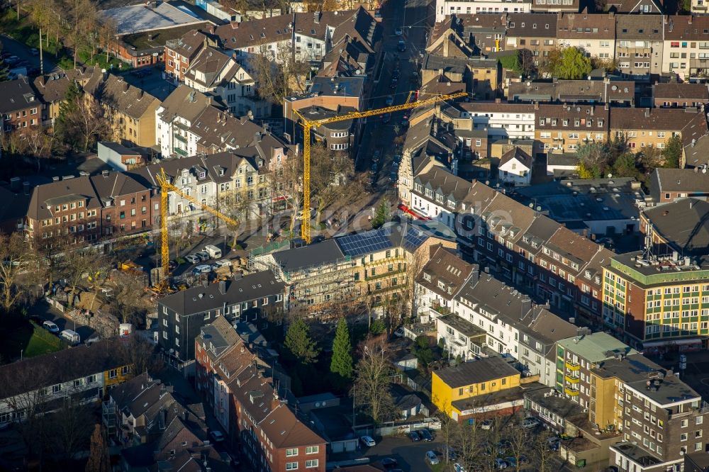 Luftaufnahme Oberhausen - Baustelle zum Neubau einer Mehrfamilienhaus-Wohnanlage mit Tiefgarage am Marktplatz Osterfeld in Oberhausen im Bundesland Nordrhein-Westfalen