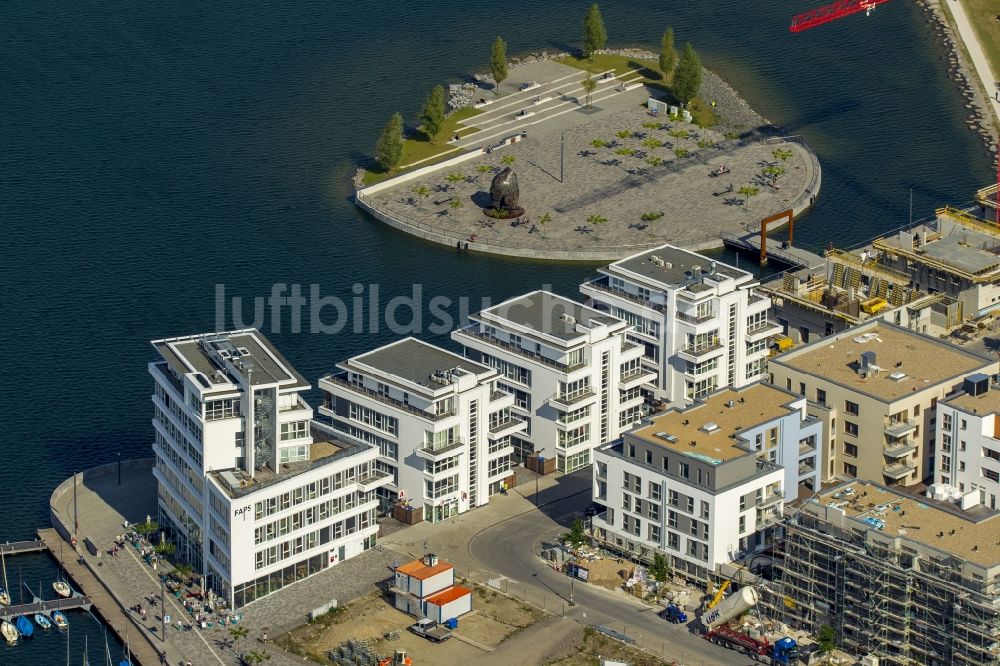 Luftbild Dortmund - Baustelle zum Neubau einer Mehrfamilienhaus- Wohnanlage am Ufer des Phoenix Sees in Dortmund im Bundesland Nordrhein-Westfalen