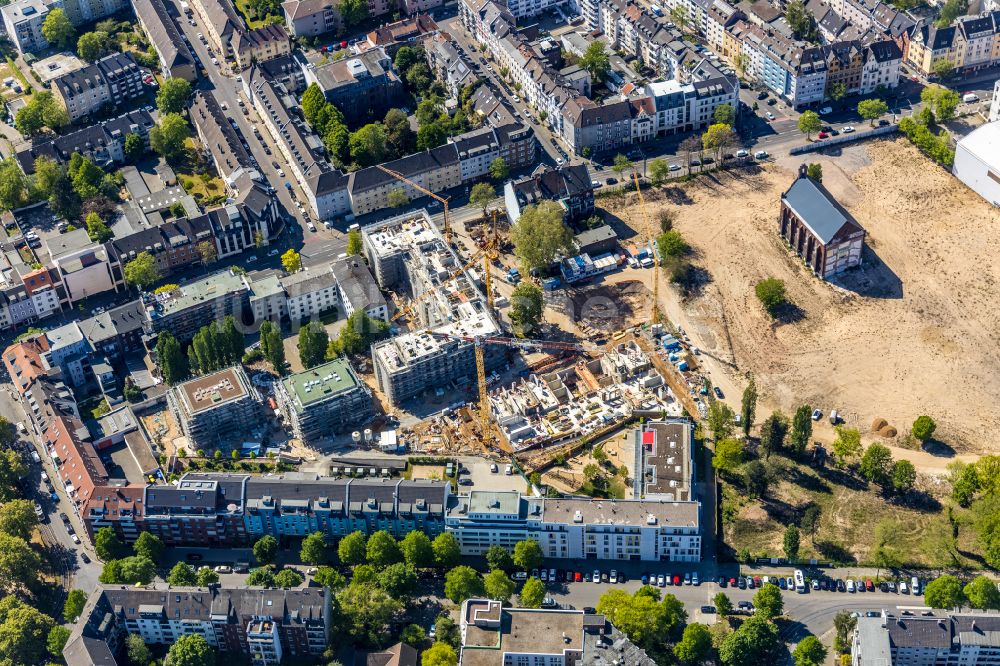 Düsseldorf aus der Vogelperspektive: Baustelle zum Neubau einer Mehrfamilienhaus-Wohnanlage Ulmer Höh - Stadtquartier maxfrei' in Düsseldorf im Bundesland Nordrhein-Westfalen, Deutschland