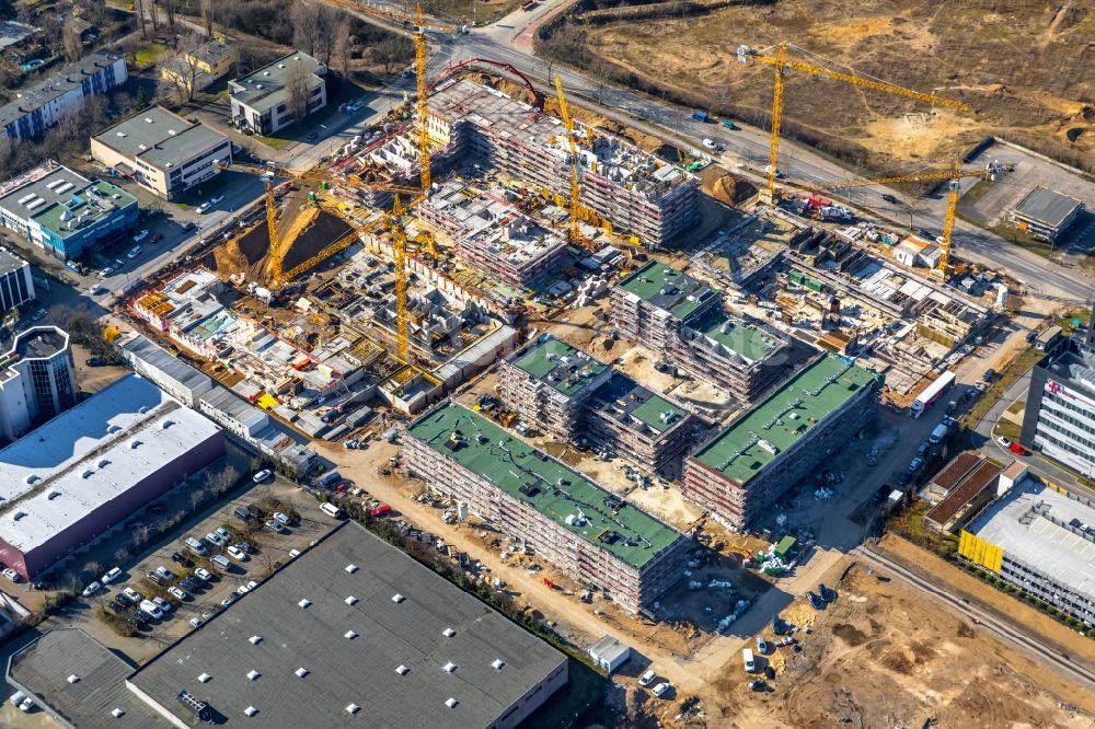 Düsseldorf von oben - Baustelle zum Neubau einer Mehrfamilienhaus-Wohnanlage Vierzig549 an der Romy-Schneider-Straße - Böhlerstraße - Willstätterstraße in Düsseldorf im Bundesland Nordrhein-Westfalen, Deutschland