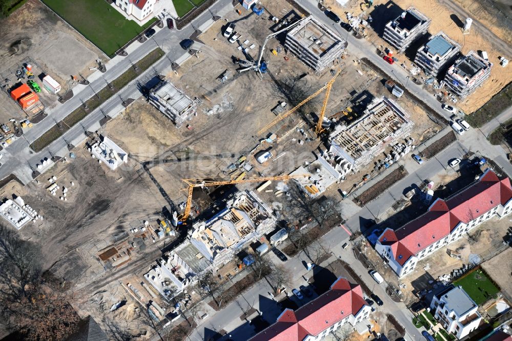 Luftbild Berlin - Baustelle zum Neubau einer Mehrfamilienhaus-Wohnanlage Vietacher Ecke Zwieseler Straße im Ortsteil Karlshorst in Berlin