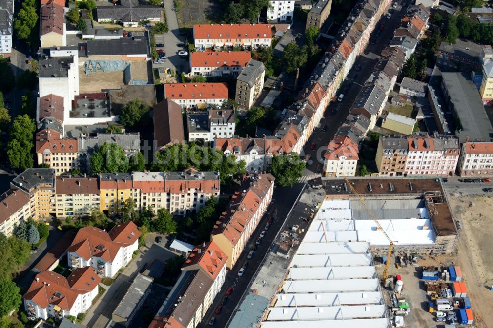 Luftaufnahme Offenbach am Main - Baustelle zum Neubau einer Mehrfamilienhaus-Wohnanlage an der Waldstraße - Senefelderstraße - Gustav-Adolf-Straße in Offenbach am Main im Bundesland Hessen