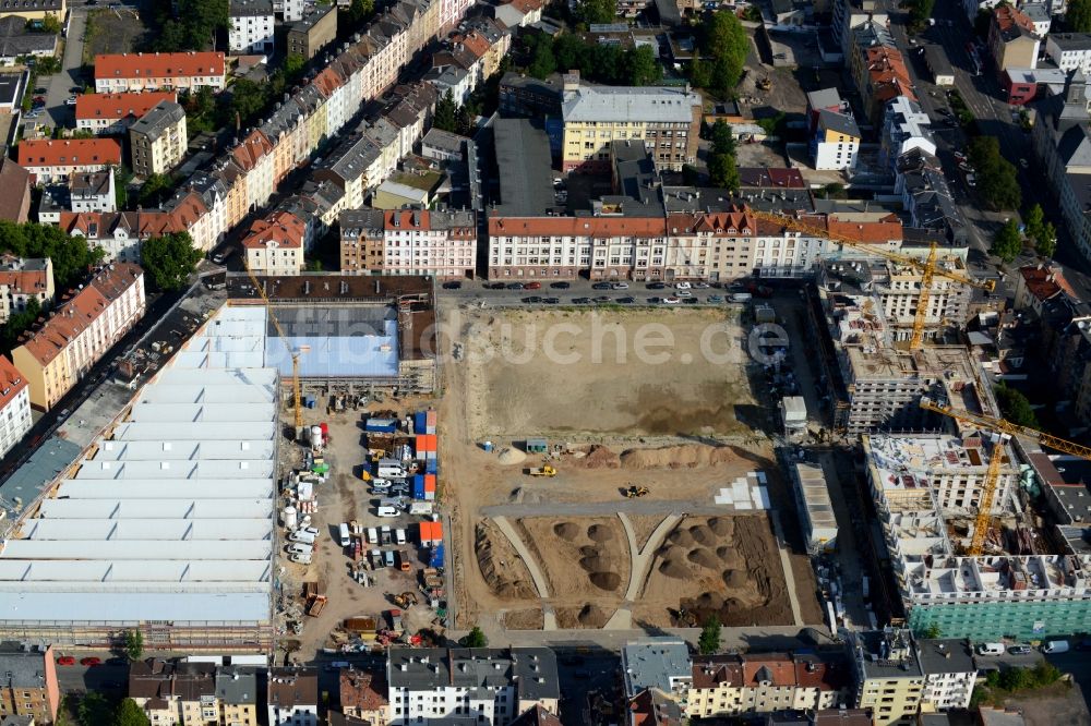 Offenbach am Main aus der Vogelperspektive: Baustelle zum Neubau einer Mehrfamilienhaus-Wohnanlage an der Waldstraße - Senefelderstraße - Gustav-Adolf-Straße in Offenbach am Main im Bundesland Hessen