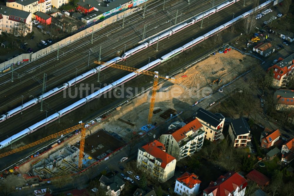 Luftbild Berlin - Baustelle zum Neubau einer Mehrfamilienhaus-Wohnanlage Wandlitzstraße Kaisergärten im Ortsteil Karlshorst in Berlin, Deutschland