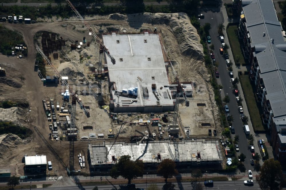 Berlin von oben - Baustelle zum Neubau einer Mehrfamilienhaus-Wohnanlage Weißenhöher Straße - Arno-Phillipstal-Straße der Bonava Deutschland GmbH im Stadtteil Kaulsdorf in Berlin