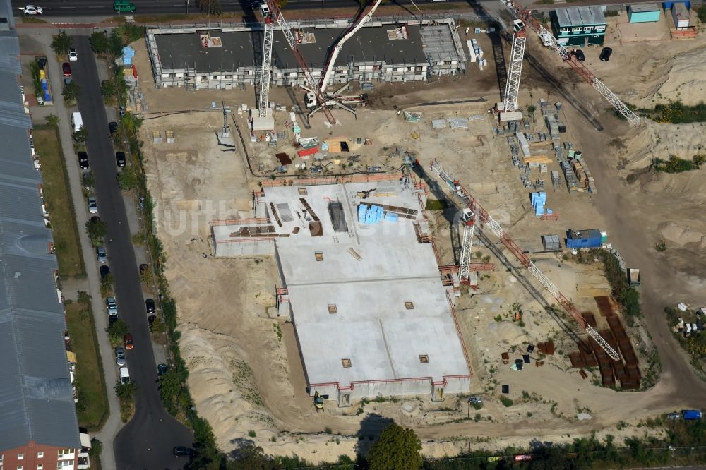 Berlin von oben - Baustelle zum Neubau einer Mehrfamilienhaus-Wohnanlage Weißenhöher Straße - Arno-Phillipstal-Straße der Bonava Deutschland GmbH im Stadtteil Kaulsdorf in Berlin