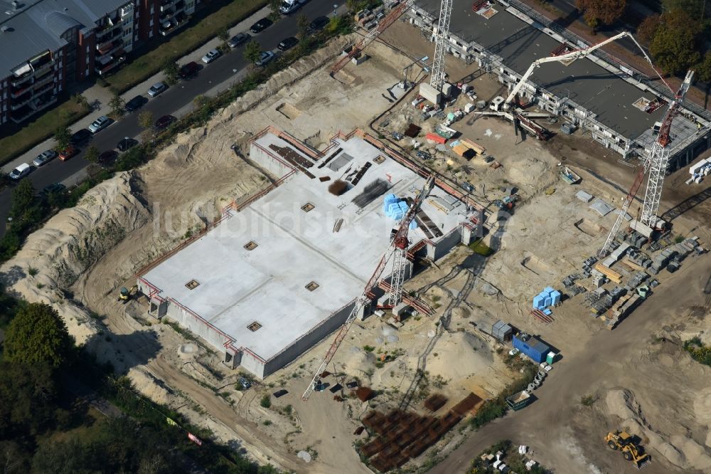 Luftbild Berlin - Baustelle zum Neubau einer Mehrfamilienhaus-Wohnanlage Weißenhöher Straße - Arno-Phillipstal-Straße der Bonava Deutschland GmbH im Stadtteil Kaulsdorf in Berlin