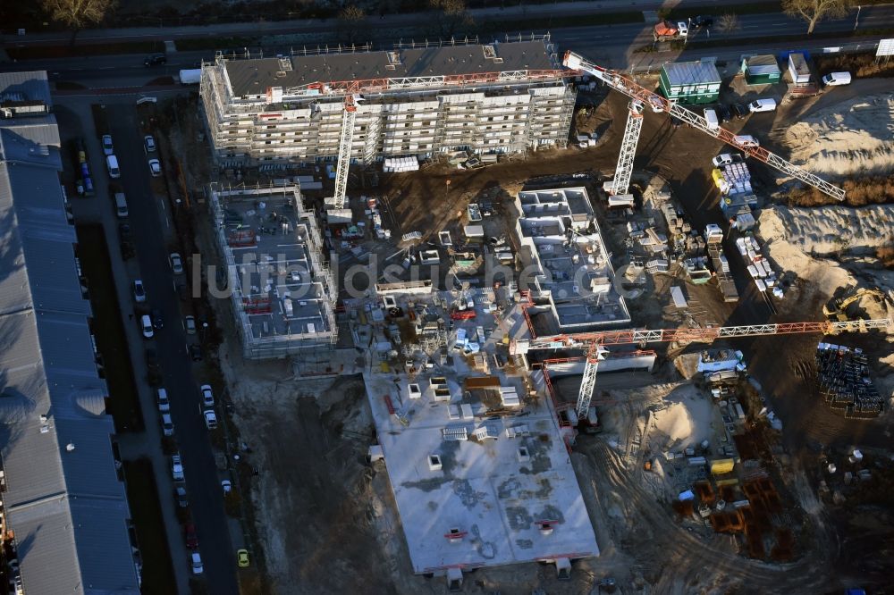 Berlin aus der Vogelperspektive: Baustelle zum Neubau einer Mehrfamilienhaus-Wohnanlage Weißenhöher Straße - Arno-Phillipstal-Straße der Bonava Deutschland GmbH im Stadtteil Kaulsdorf in Berlin