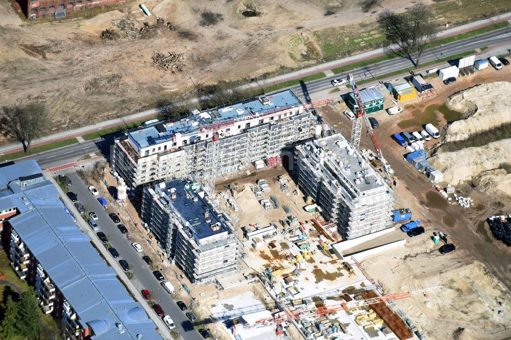 Berlin aus der Vogelperspektive: Baustelle zum Neubau einer Mehrfamilienhaus-Wohnanlage Weißenhöher Straße - Arno-Phillipstal-Straße der Bonava Deutschland GmbH im Stadtteil Kaulsdorf in Berlin