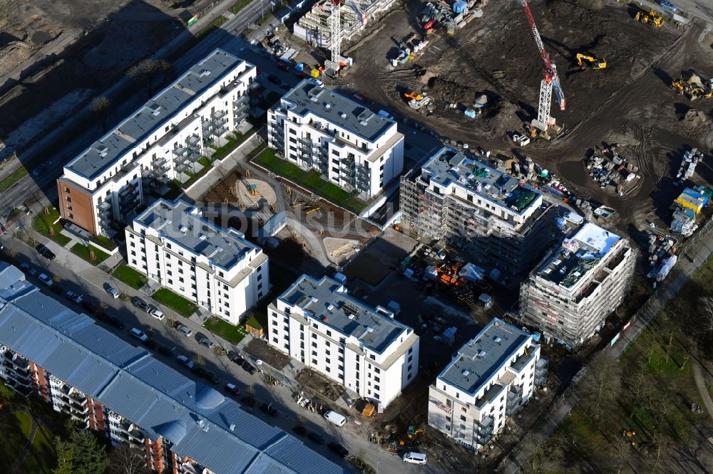 Luftaufnahme Berlin - Baustelle zum Neubau einer Mehrfamilienhaus-Wohnanlage Weißenhöher Straße - Arno-Phillipstal-Straße der Bonava Deutschland GmbH im Stadtteil Kaulsdorf in Berlin