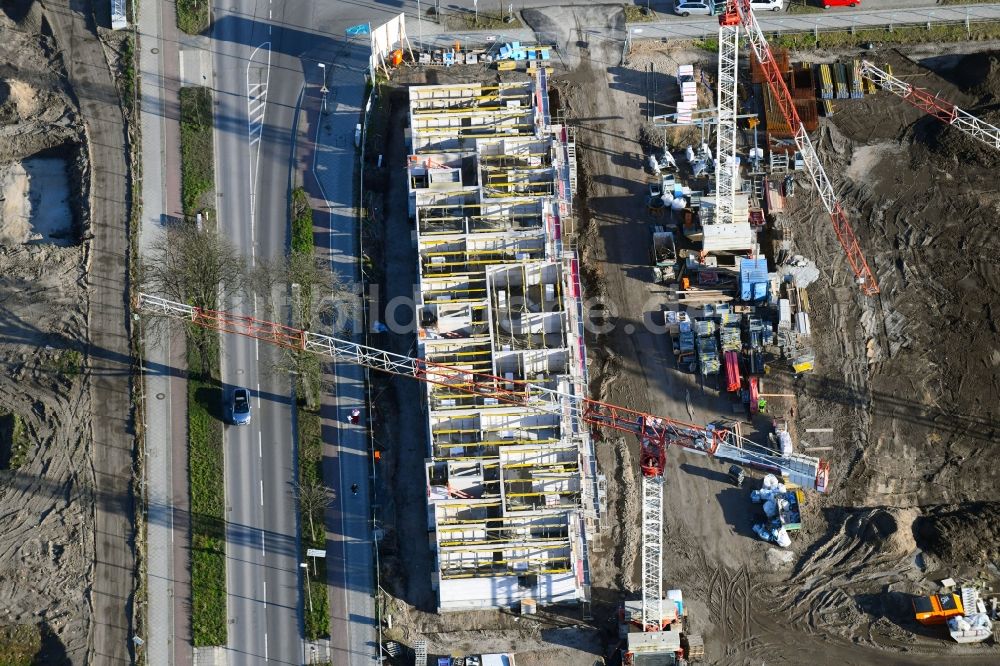 Luftbild Berlin - Baustelle zum Neubau einer Mehrfamilienhaus-Wohnanlage in der Weißenhöher Straße - Minsker Straße - Hanoier Straße in Berlin, Deutschland